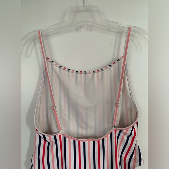 Forever 21 striped one piece (Size: M or 6) - Picture 5 of 8
